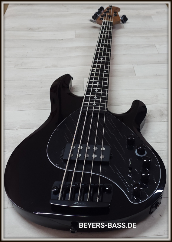 Sterling by Music Man Dark Ray 5, Black